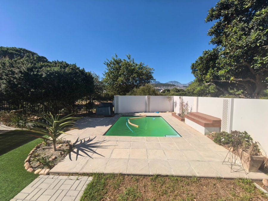 4 Bedroom Property for Sale in Somerset Country Estate Western Cape